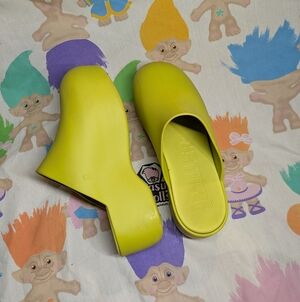 melissa x simon miller bubble clog size 8 US women